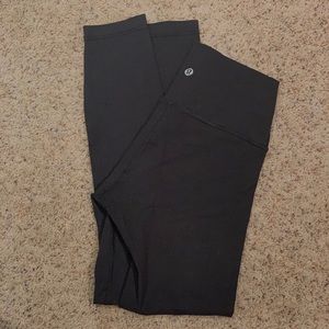 Black Lululemon Wonder Under Leggings 25”